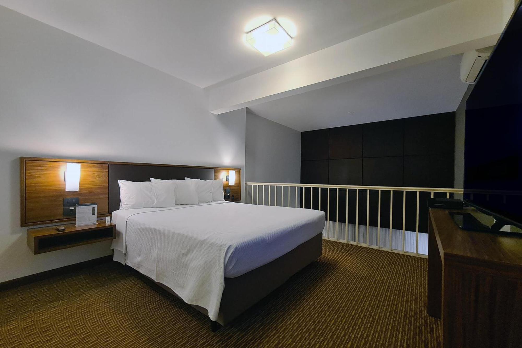 Hotel Deville กูรีตีบา ภายนอก รูปภาพ