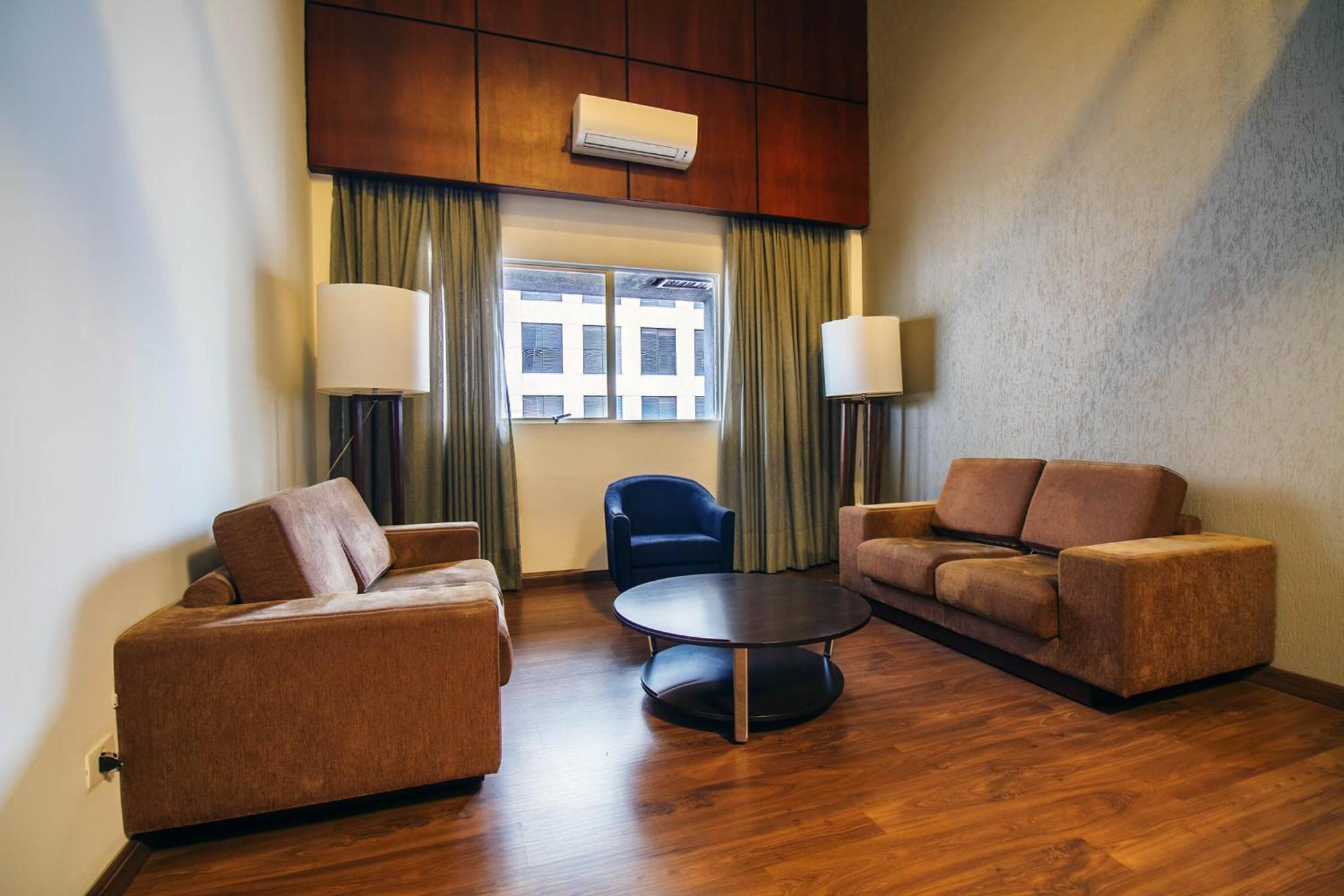 Hotel Deville กูรีตีบา ภายนอก รูปภาพ