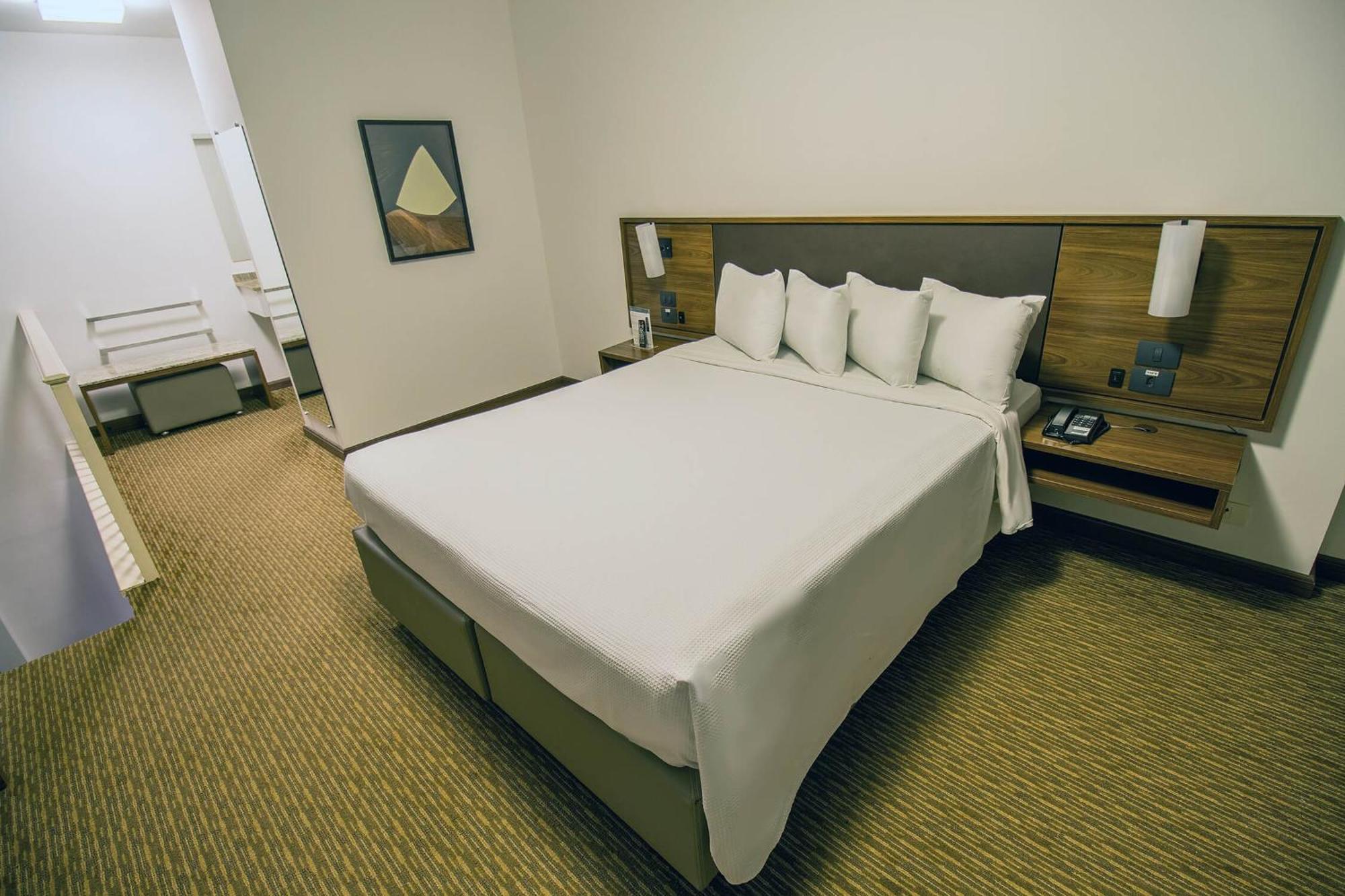 Hotel Deville กูรีตีบา ภายนอก รูปภาพ